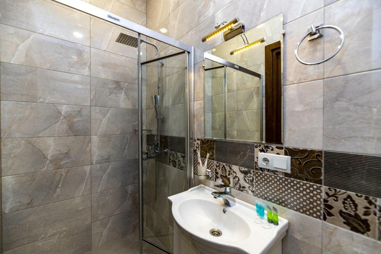 Ornament Hotel Tbilisi Bagian luar foto