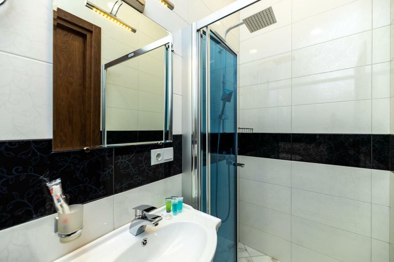 Ornament Hotel Tbilisi Bagian luar foto