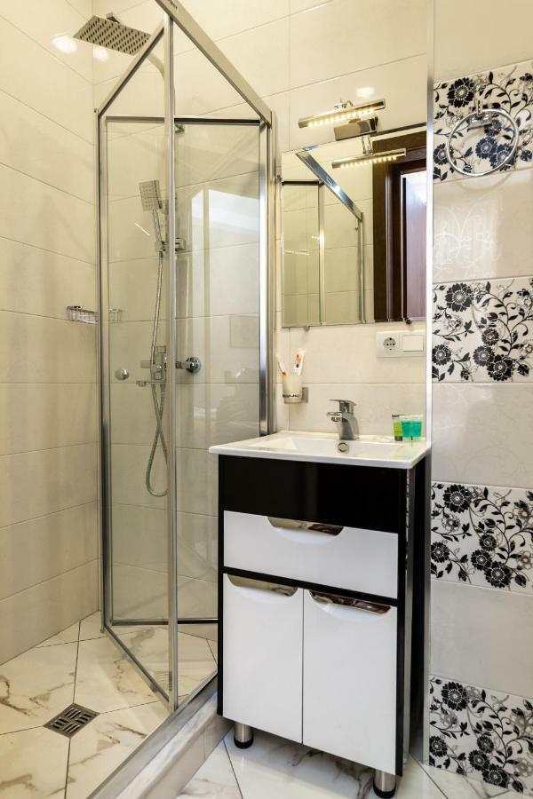 Ornament Hotel Tbilisi Bagian luar foto