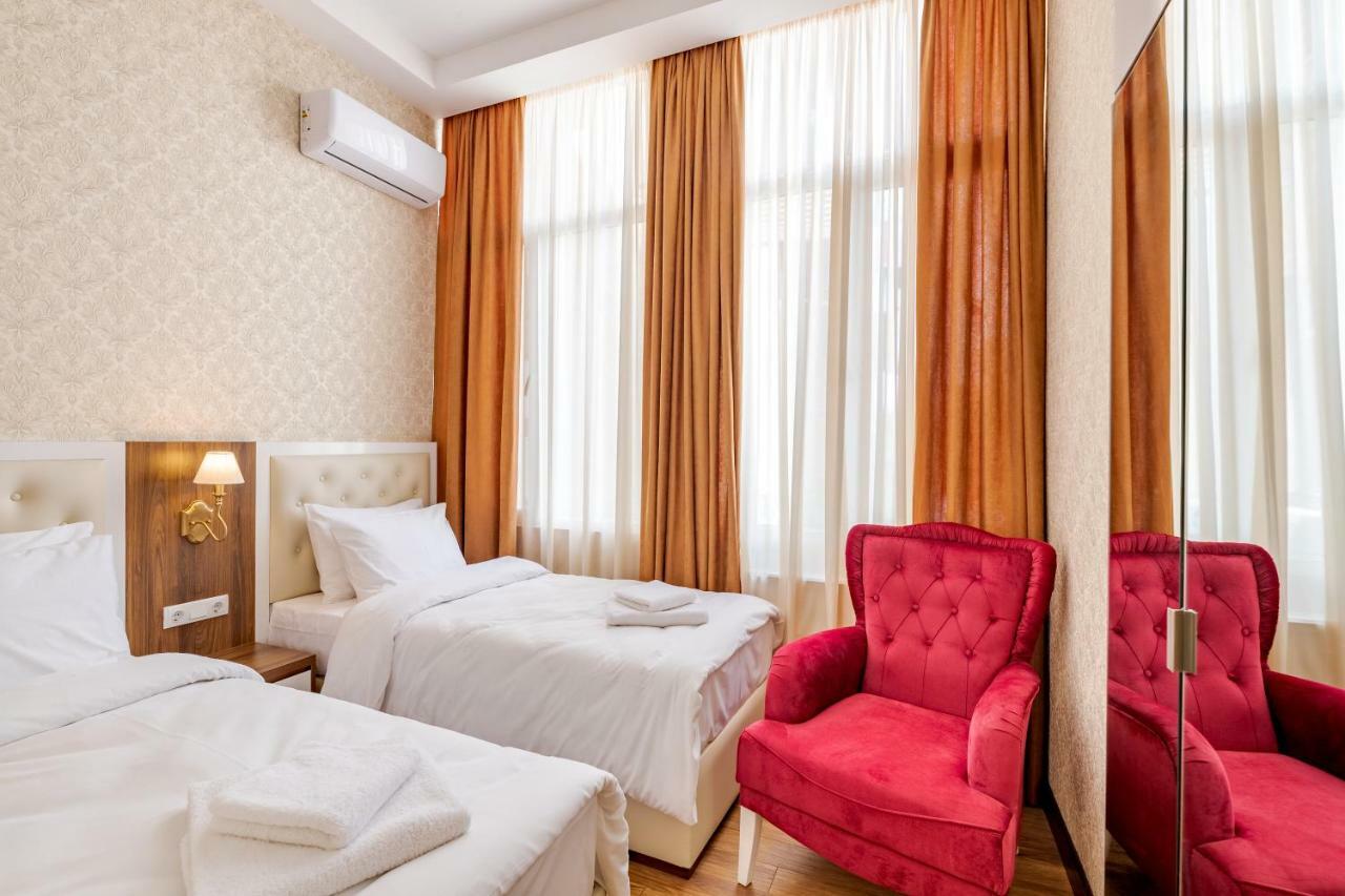 Ornament Hotel Tbilisi Bagian luar foto
