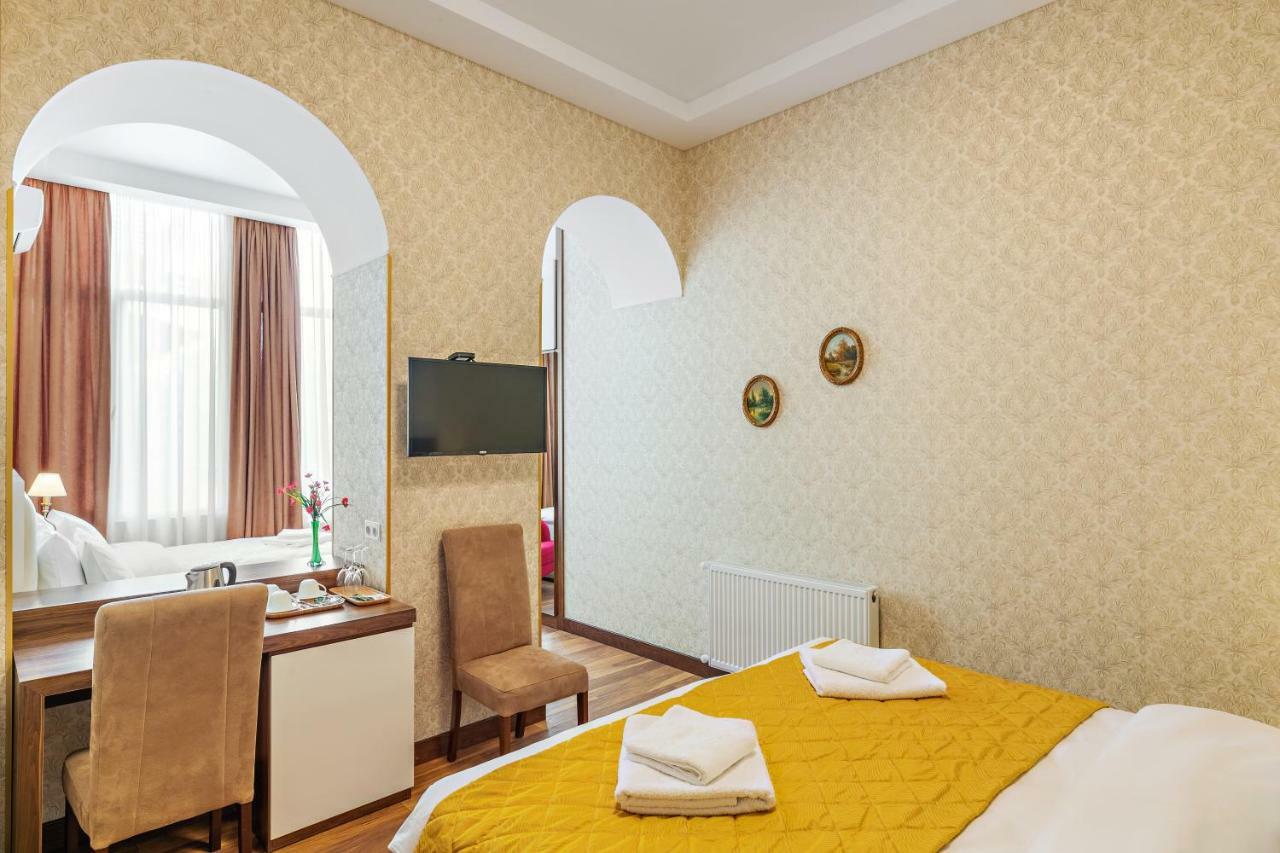 Ornament Hotel Tbilisi Bagian luar foto