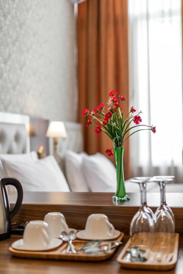 Ornament Hotel Tbilisi Bagian luar foto